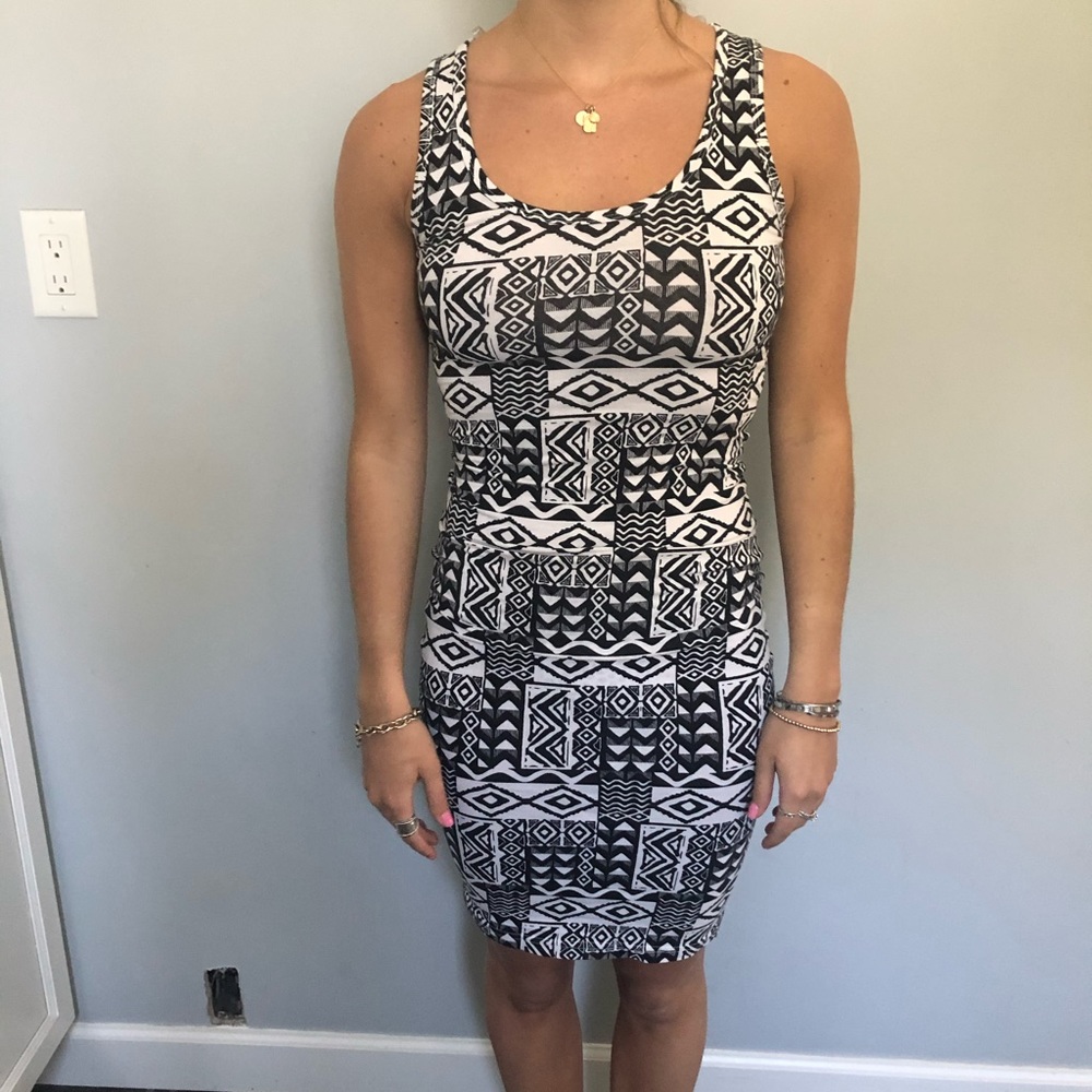 Summer dress with Aztec pattern. Casual, sexy and fun!